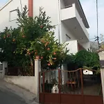 Lu Apartment *