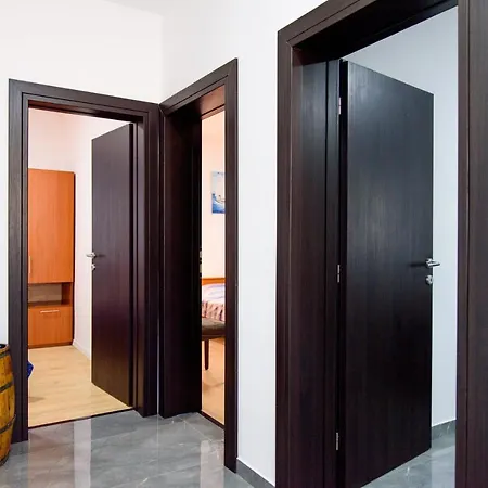 Lu Apartmán